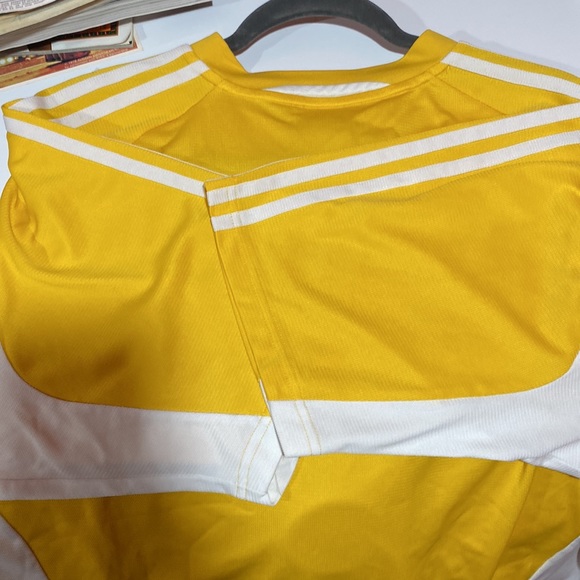 Adidas mens xl retro gold/white jersey.  Mint condition. - Picture 6 of 6